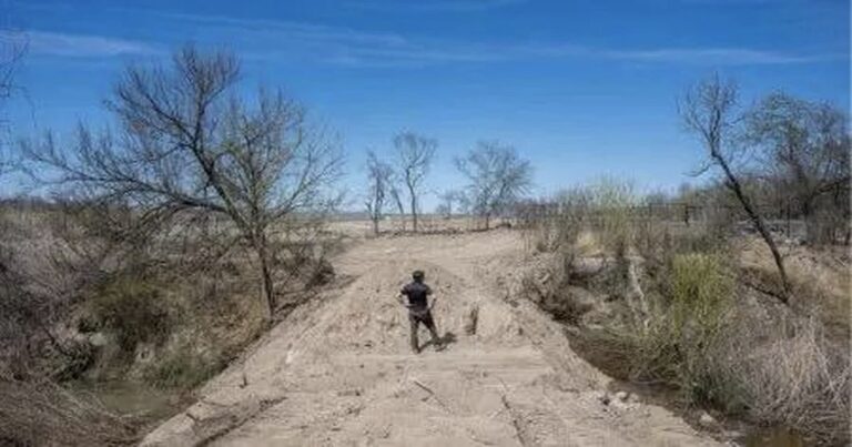 Texas data centers draining water supply