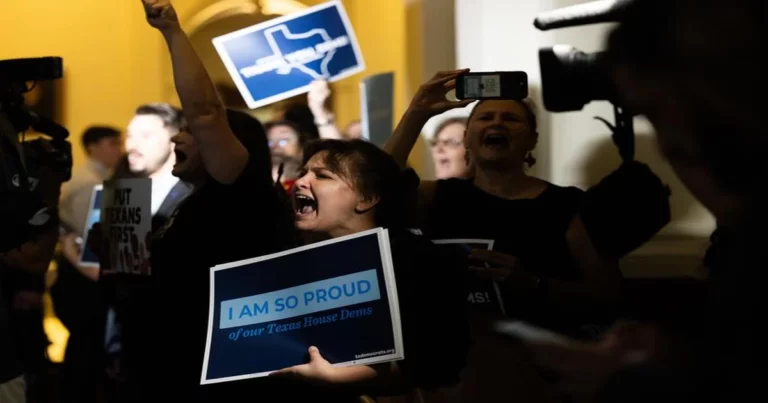 After two-week walkout, Texas Democrats return to Austin, allowing redistricting debate to resume.