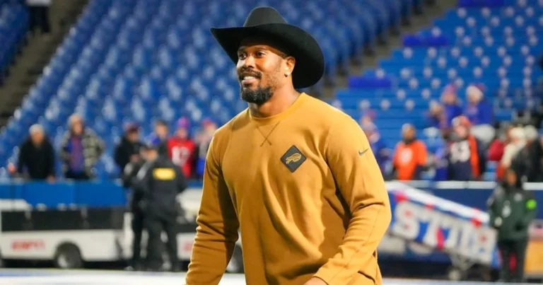 Von Miller picks Peyton Manning over Tom Brady in GOAT debate